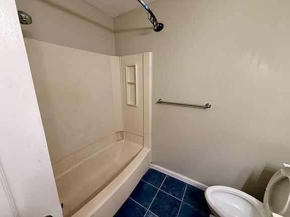5th image of 1403 Pebble Pl
