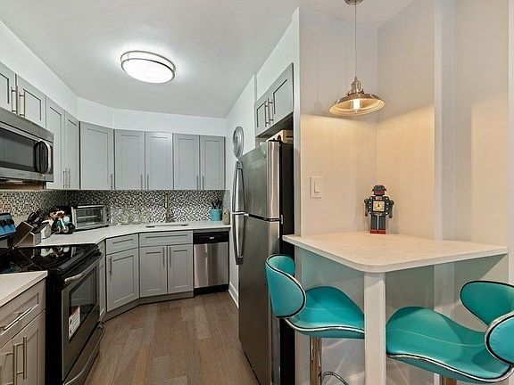 2nd image of 16240 9th Ave APT 4C