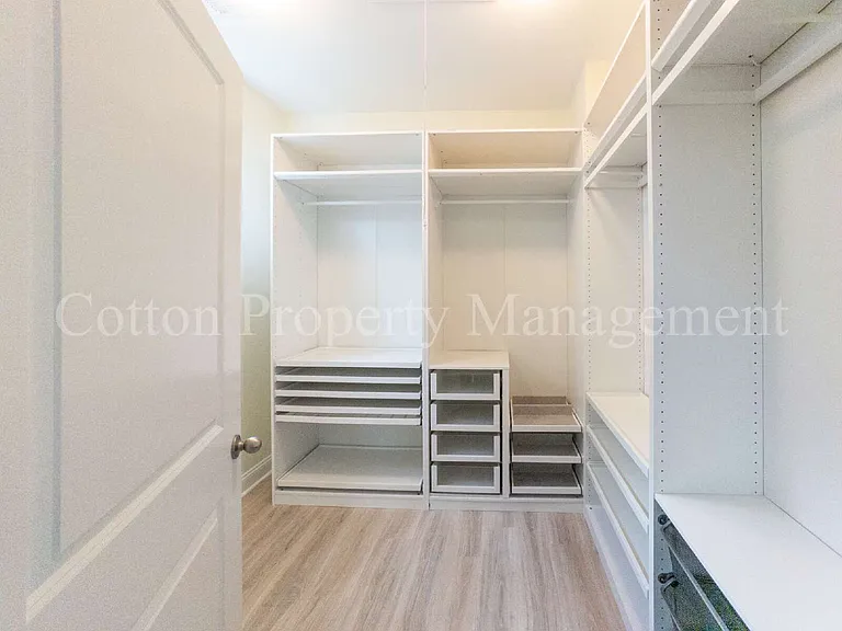 7445 Darius Dr — Photo 23