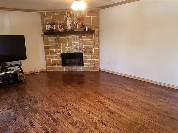 2nd image of 2713 Ivanridge Ln