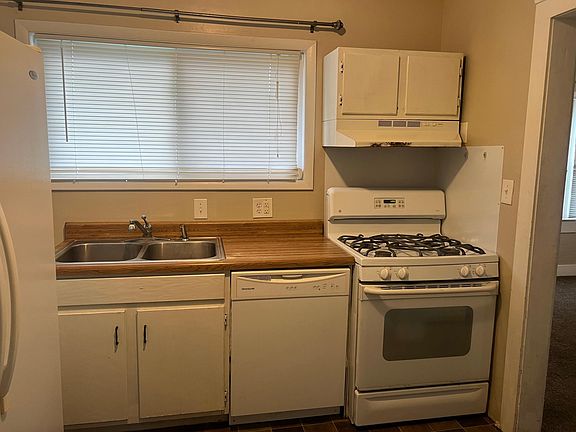 4th image of 1302 E Mills Ave
