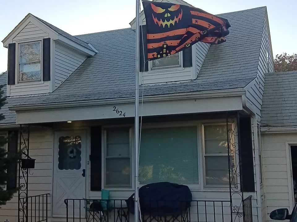 N 70th Ave