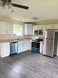 Building Photo - 129 Mace Ln