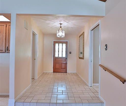 3rd image of 48 Pinehurst St