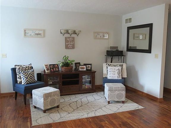2nd image of 1611 Wildwood Ct