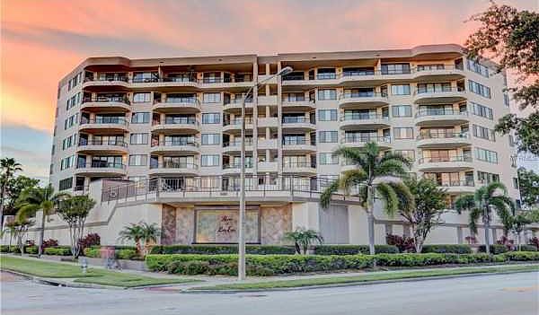 Home For Sale In REEVES HOUSE CONDO