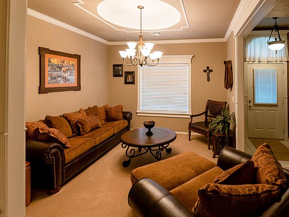 4th image of 315 Sondra Dr