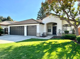 2285 E Omaha Ave, Fresno, CA