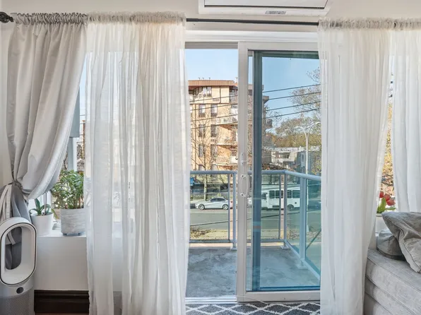 4051 Nostrand Avenue image 18 of 37