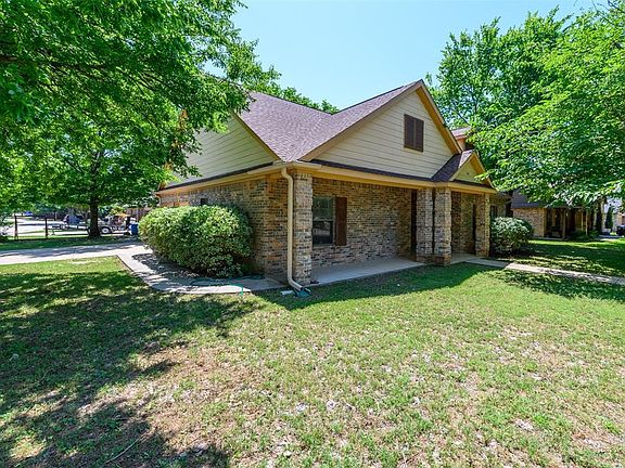 3rd image of 506 Cove Dr