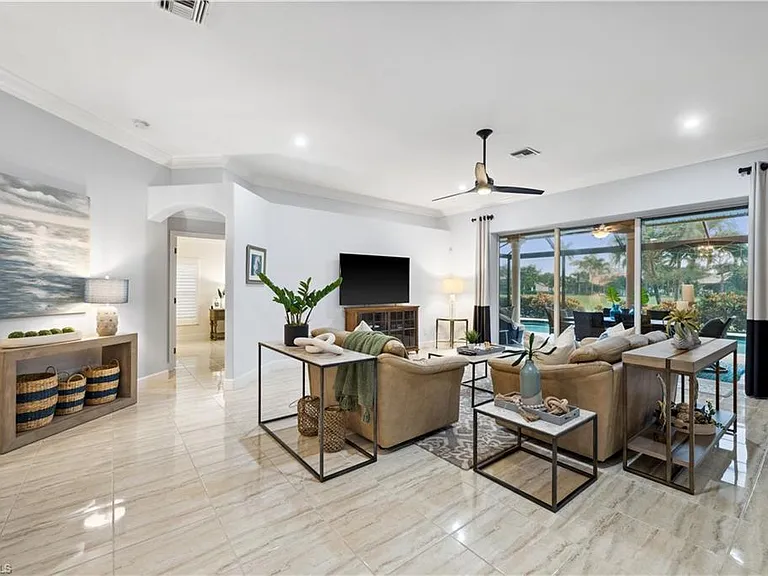 28399 Del Lago Way — Photo 4