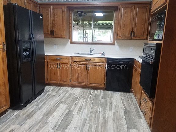 4th image of 510 E Southfield Rd