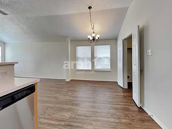 4th image of 2043 Wildwood Dr
