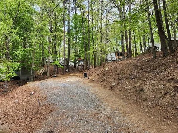 369 26th St, Ellijay, GA 30540