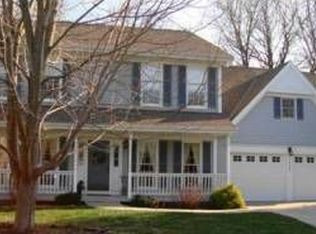 7645 N Lucerne Ct, Kansas City, MO 64151