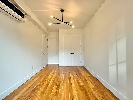 Rented by ERNY LLC | media 12