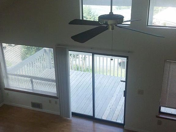 3rd image of 10213 Melody Ln SW