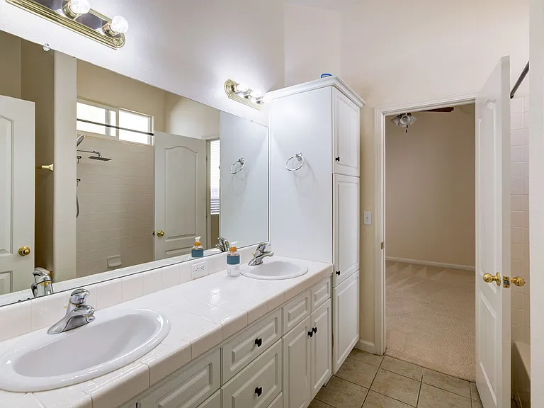 2418 Warner Ave — Photo 17