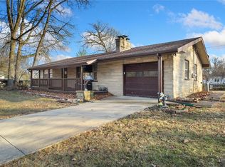 204 Tyler Ave, Charleston, IL 61920