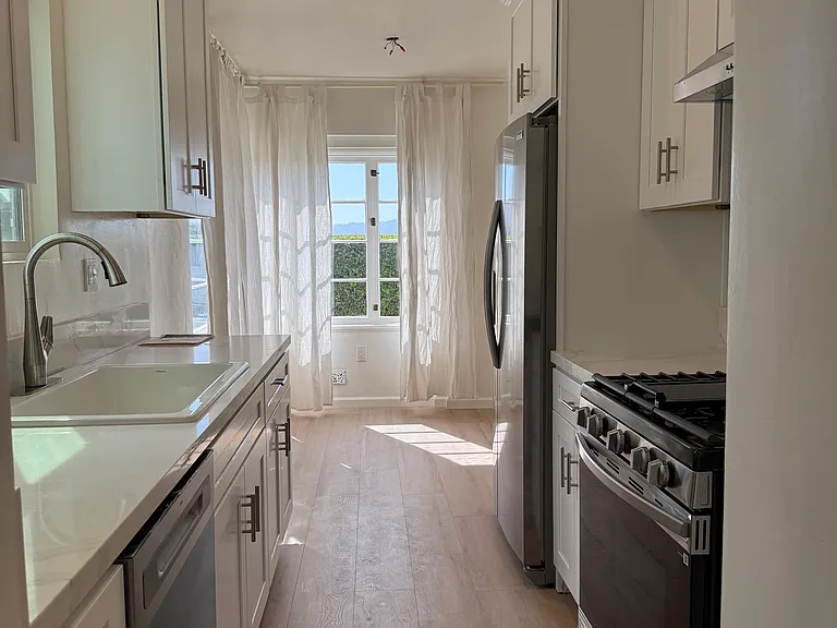 708 N Benton Way — Photo 9