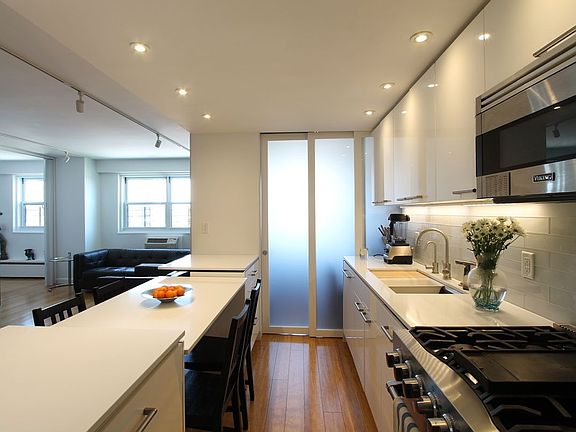 2nd image of 175 Willoughby St APT 16M