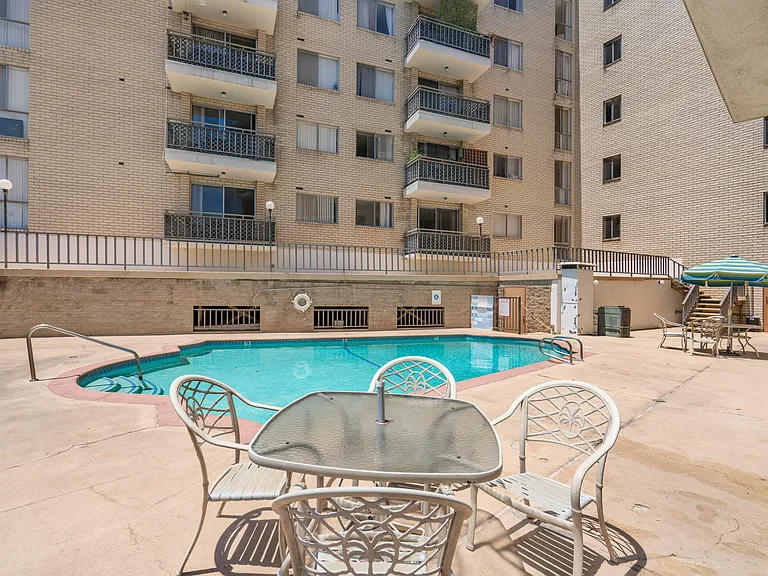 1378 S Beverly Blvd #404 — Photo 7