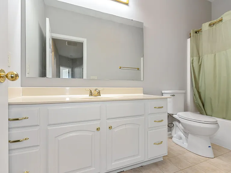 2218 Colfax Ln — Photo 17