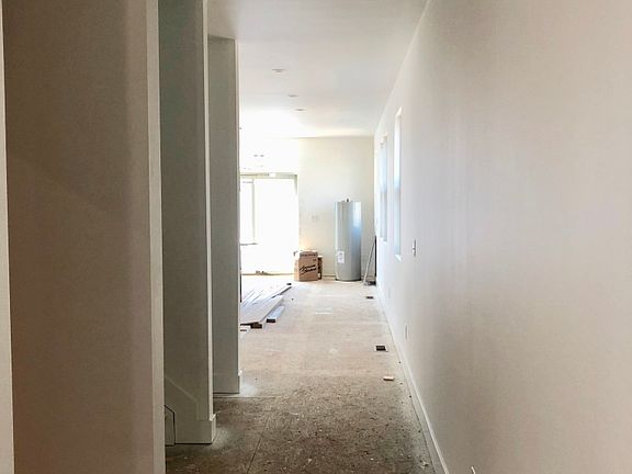 5th image of 207 S Ohio Ave