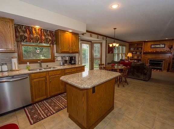 4th image of 2716 Belknap Ln
