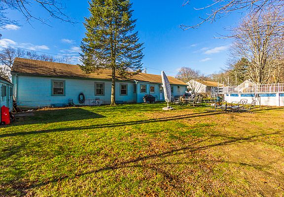 5th image of 6 Hillcrest Dr