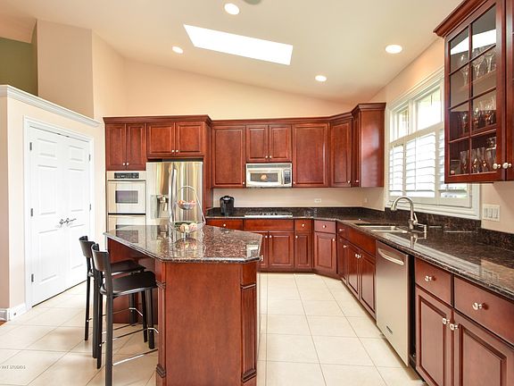 4th image of 40 Shadow Creek Cir