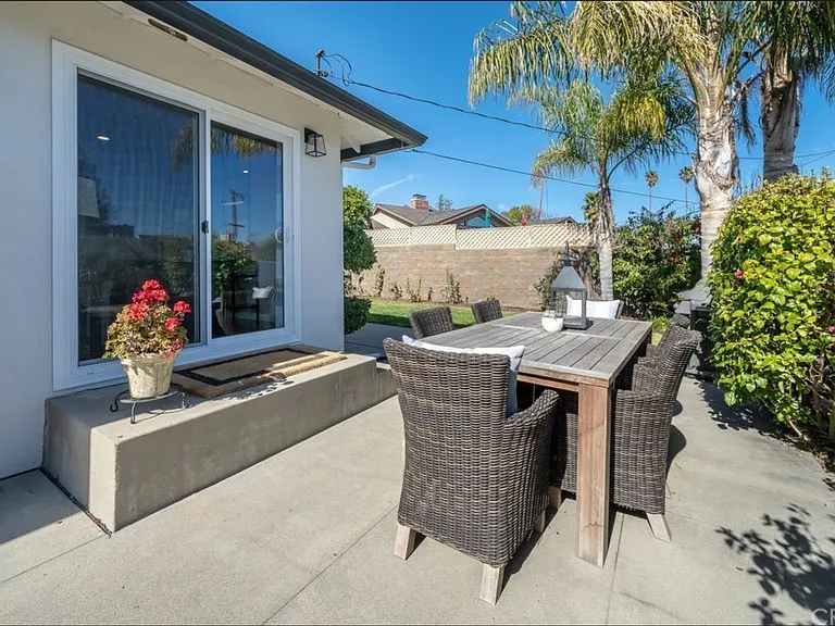 440 Country Club Dr — Photo 23