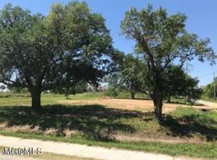 110 Arlington St, Waveland, MS 39576
