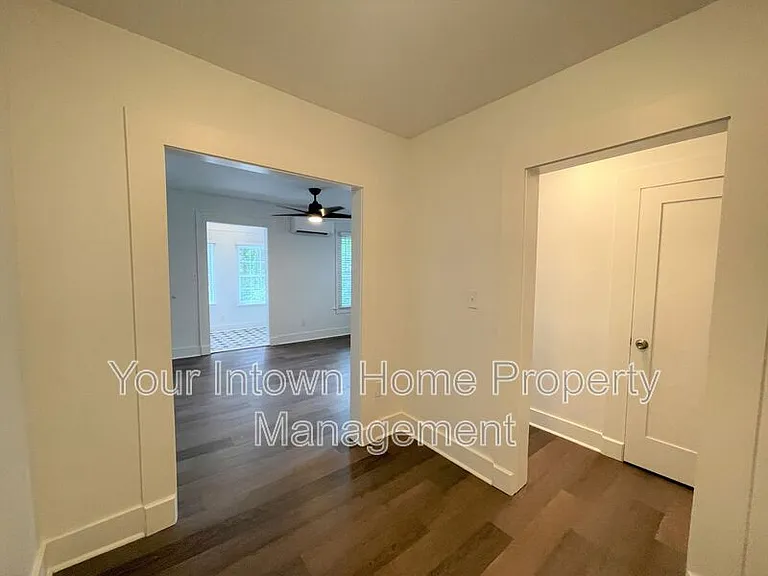 1215 Euclid Ave NE #7 — Photo 12