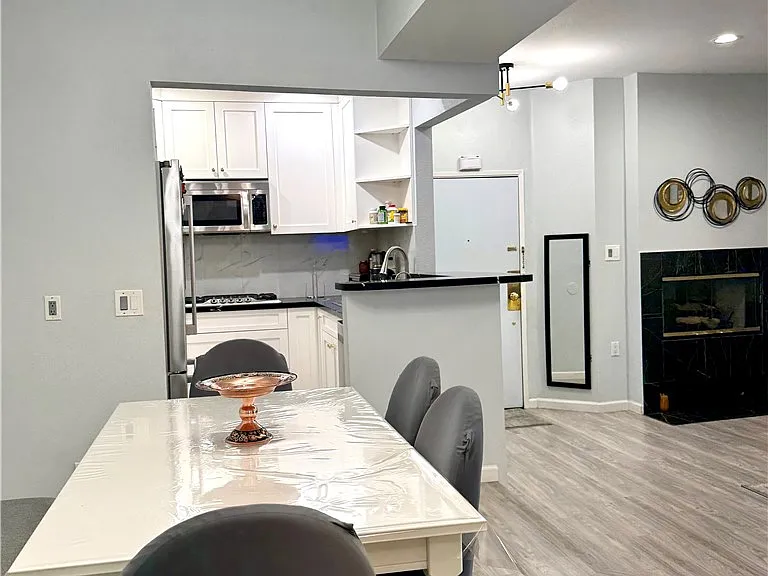 19009 Sherman Way #16 — Photo 7