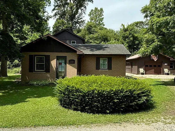 1446 N Harbours Woodland Ct, Winchester, IN 47394