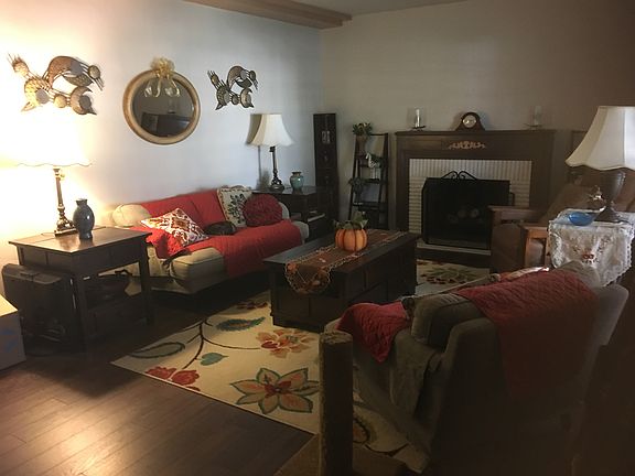 2nd image of 125 S Buena Vista St