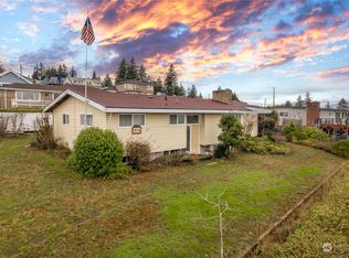 304 S 213th St, Des Moines, WA 98198