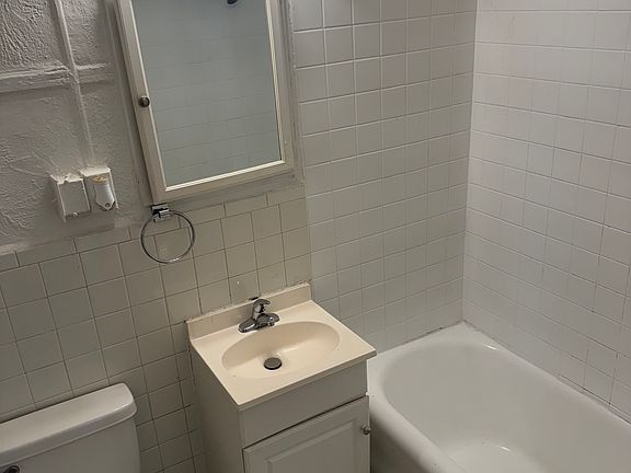 5th image of 510 Braddock Ave APT 1