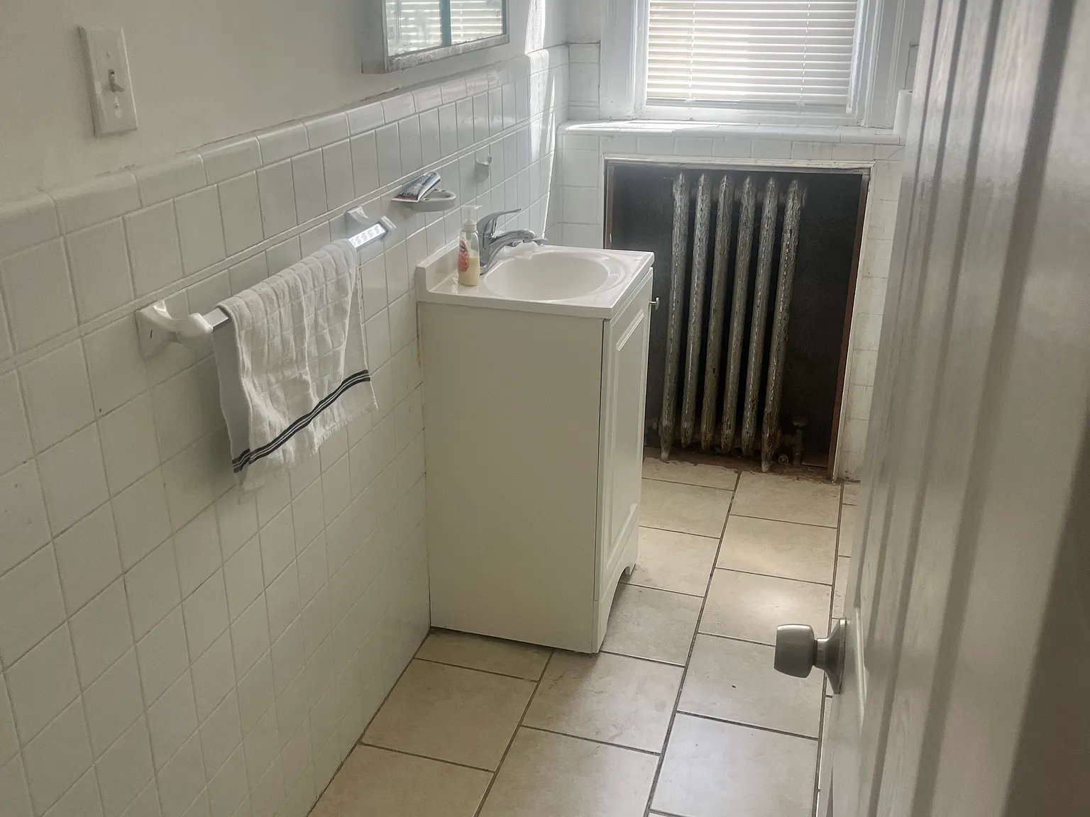 1 bed, 1300 sqft, $1,150 — Photo 4