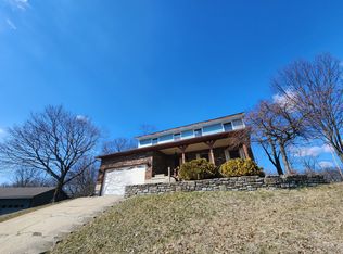 135 Farmington Dr, Hamilton, OH 45013