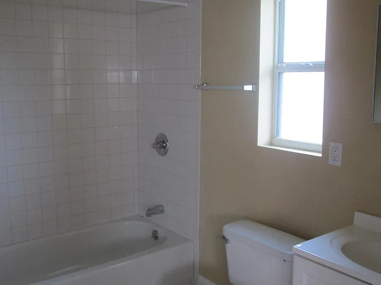 2105 W Nassau St #A — Photo 15