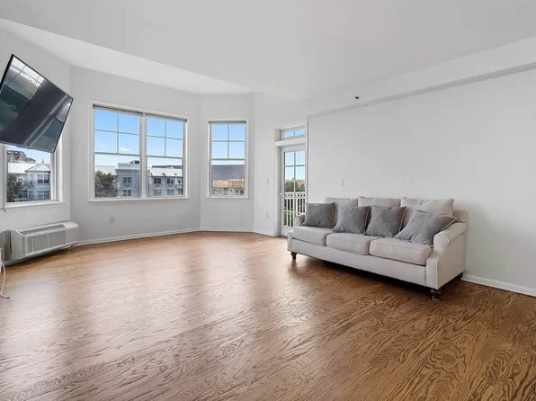 30 Freedom Way image 6 of 38