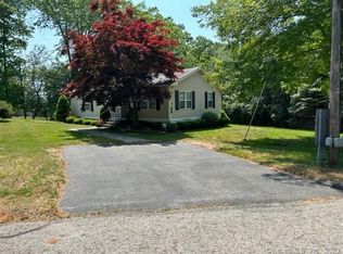 4 Fairway Dr, North Windham, CT 06256