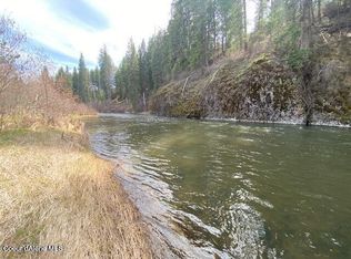 43 Stagecoach Rd, Santa, ID 83866