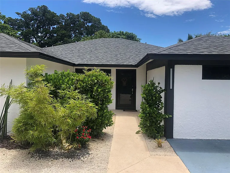 1418 NW 11th St — Photo 16