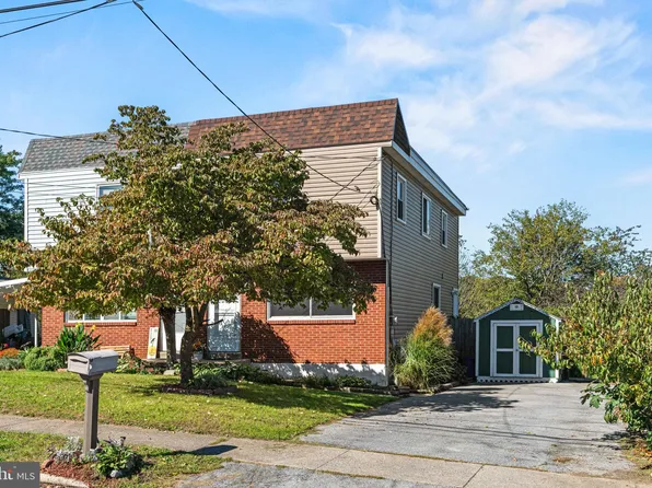 15 W Glenwood Dr, Camp Hill, PA 17011