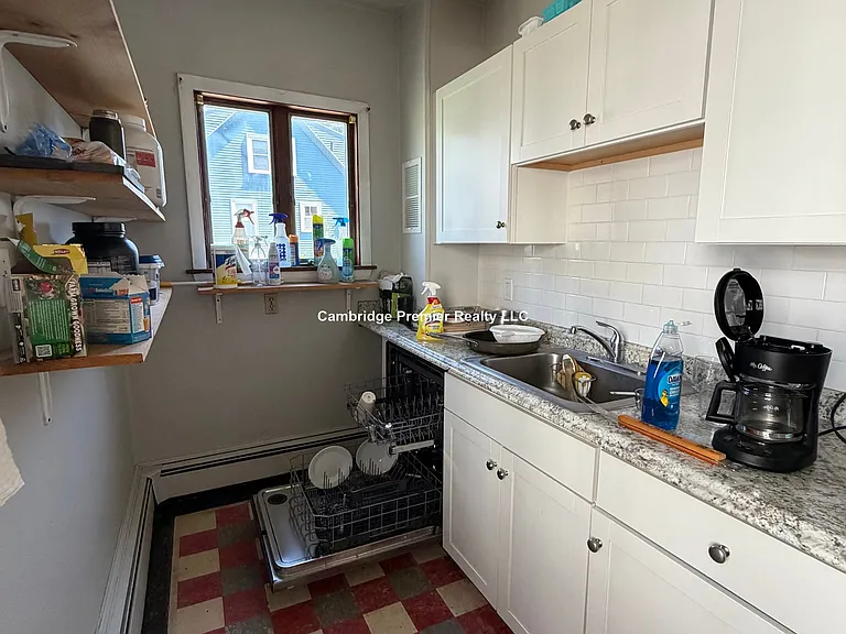 35 Rogers Ave — Photo 3