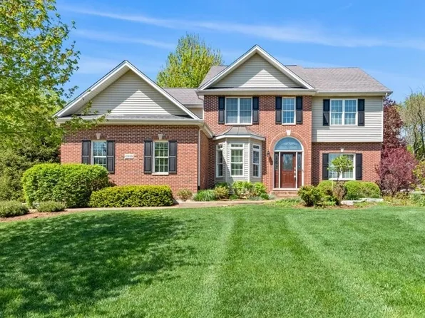 42W864 Jens Jensen Ln, St Charles, IL 60175