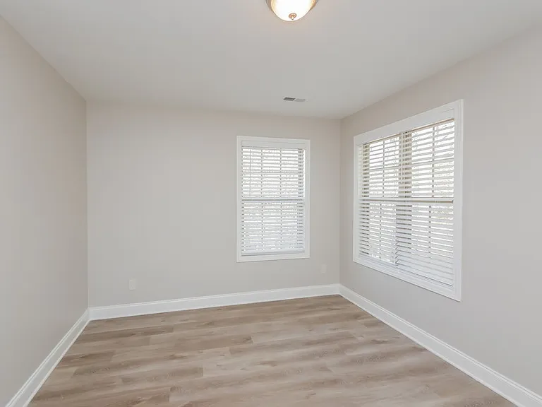 184 Greenview Dr — Photo 15